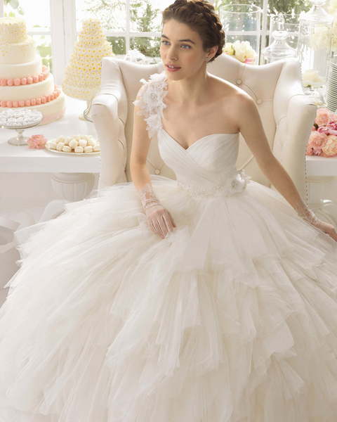 Свадебное платье Anouk. Силуэт Пышное. Цвет Айвори / Капучино, Белый / Молочный. Вид 3