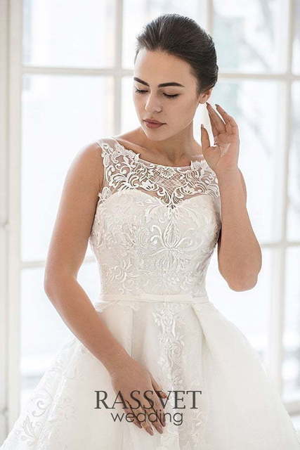 Свадебное платье Констанция. Силуэт Пышное. Цвет Айвори / Капучино, Белый / Молочный. Вид 4