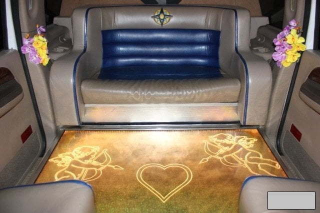 Лимузина Форд Экскершн до 28 чел. от ЛимоФаворит 6