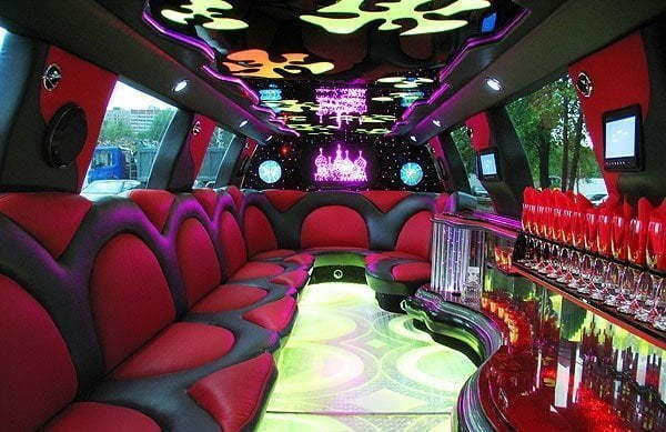 Лимузин Линкольн Навигатор до 20 чел. от ЛимоФаворит 2