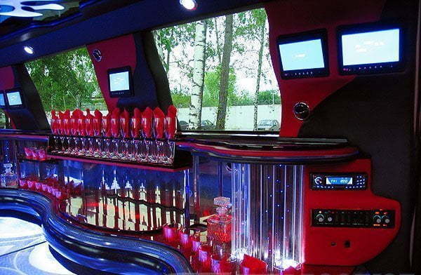 Лимузин Линкольн Навигатор до 20 чел. от ЛимоФаворит 5