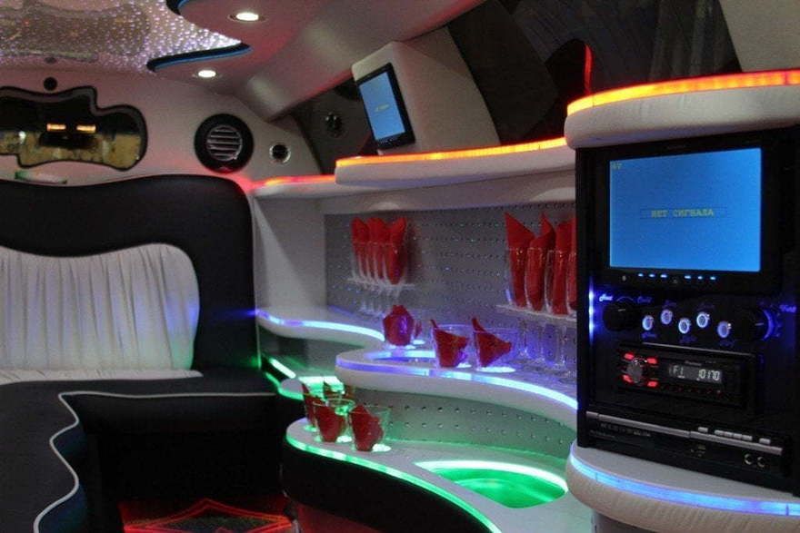 Лимузин Крайслер в стиле Роллс-Ройс до 10 чел. от ЛимоФаворит 4