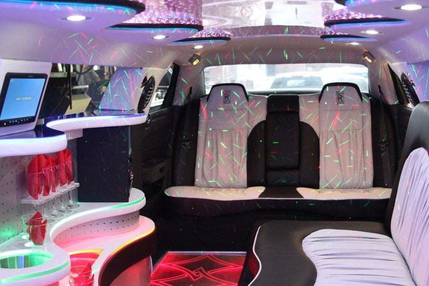 Лимузин Крайслер в стиле Роллс-Ройс до 10 чел. от ЛимоФаворит 5