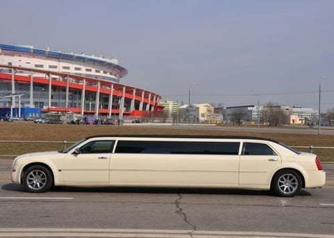 Белый лимузин Крайслер до 10 чел. от ЛимоФаворит 6