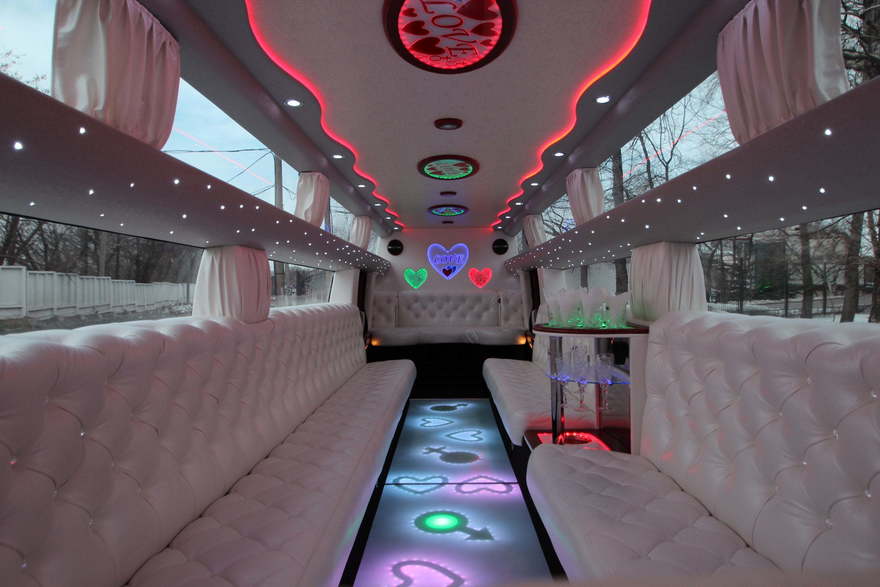 Высокий лимузин Хаммер до 22 чел. от ЛимоФаворит 2