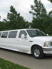 Лимузин Форд Экскершн до 25 чел. от ЛимоФаворит 1