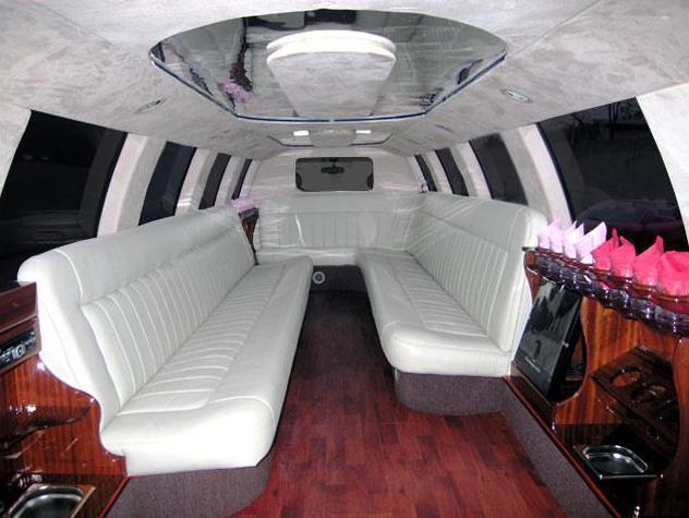 Лимузин Линкольн Навигатор до 20 чел. от ЛимоФаворит 2