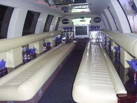 Лимузин Линкольн Навигатор черного цвета до 18 чел. от ЛимоФаворит 2