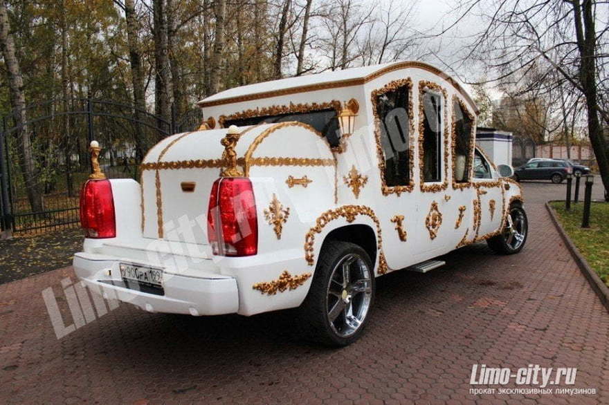 Кадиллак Эскайлед до 6 чел., 2011 г. от Limo City 10