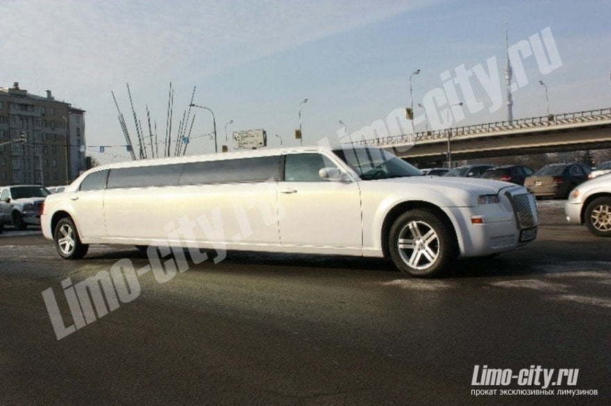 Крайслер 300 С до 12 чел., 2013 г. от Limo City 1