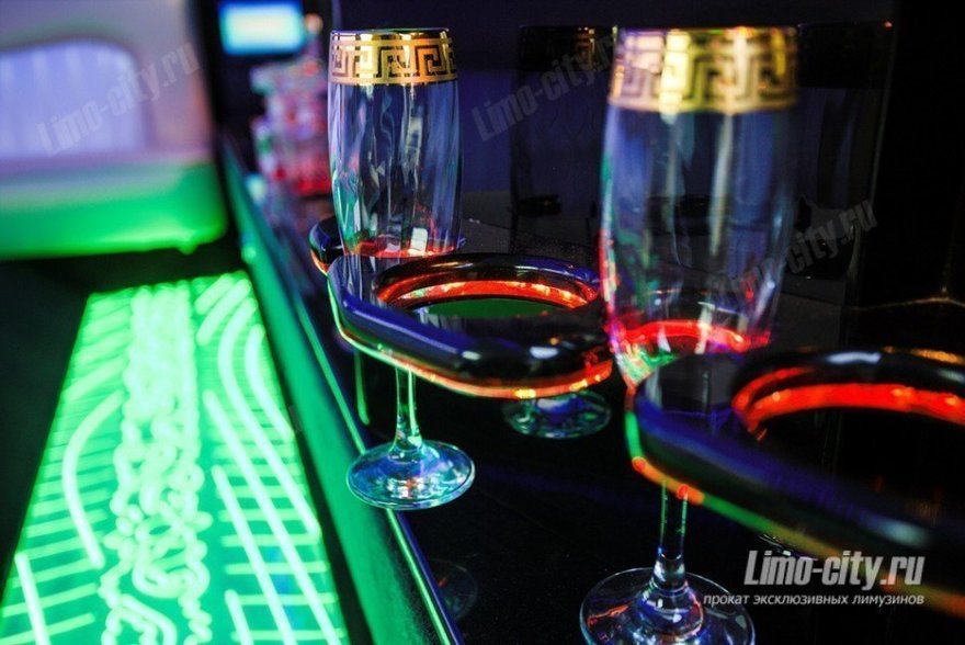 Лимузин Экскалибур фантом Айвери до 12 чел., 2015 г. от Limo City 4