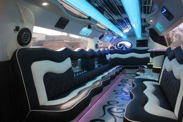 Лимузин Инфинити до 20 чел. от ЛимоФаворит 2