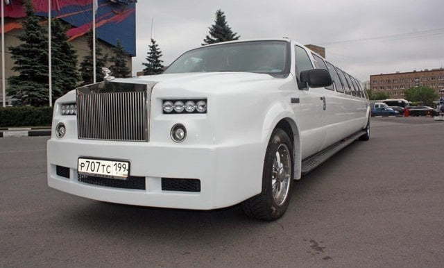 Лимузин Форд Экскершн в стилле Роллс-Ройс до 30 чел. от ЛимоФаворит 4