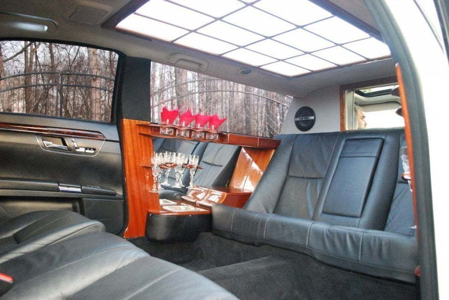 Мерседес S 221 пульман белого цвета до 7 чел. от ЛимоФаворит 2