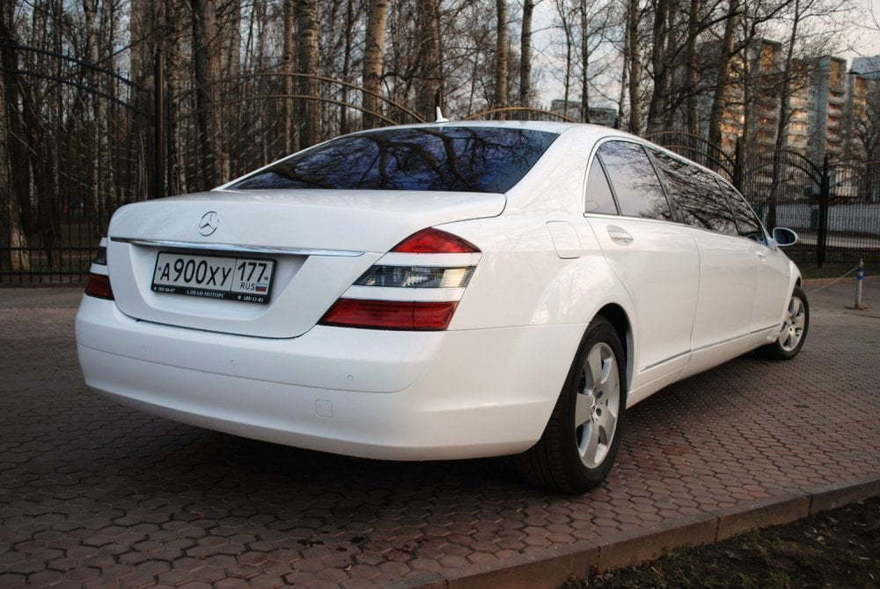 Мерседес S 221 пульман белого цвета до 7 чел. от ЛимоФаворит 3