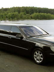 Мерседес S 220 пульман черного цвета до 6 чел. от ЛимоФаворит 1