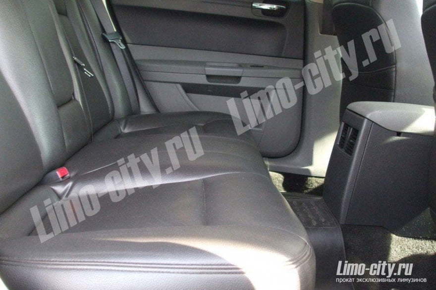 Крайслер 300С до 4 чел., 2011 г. от Limo City 2