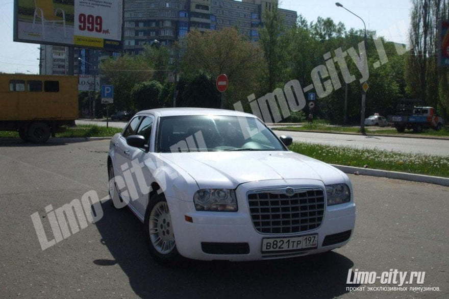 Крайслер 300С до 4 чел., 2011 г. от Limo City 3