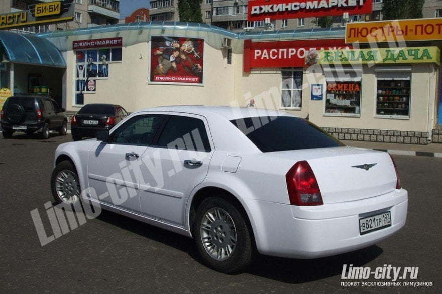 Крайслер 300С до 4 чел., 2011 г. от Limo City 6