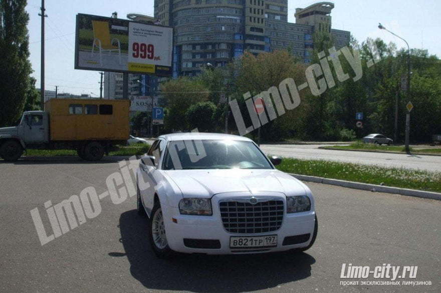Крайслер 300С до 4 чел., 2011 г. от Limo City 7