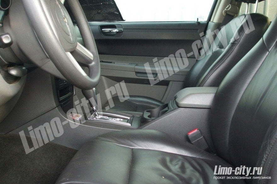 Крайслер 300С до 4 чел., 2011 г. от Limo City 8