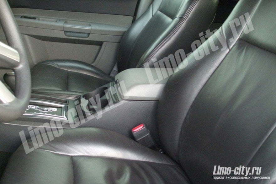 Крайслер 300С до 4 чел., 2011 г. от Limo City 9