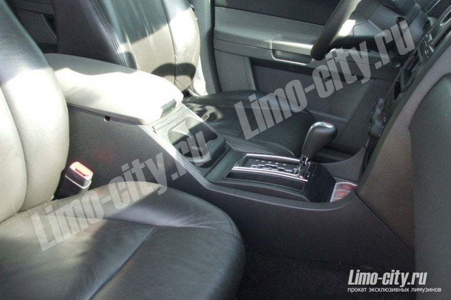 Крайслер 300С до 4 чел., 2011 г. от Limo City 10