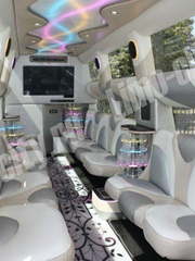 MEGA Хаммер H2 BUSS до 30 чел., 2012 г. от Limo City 2