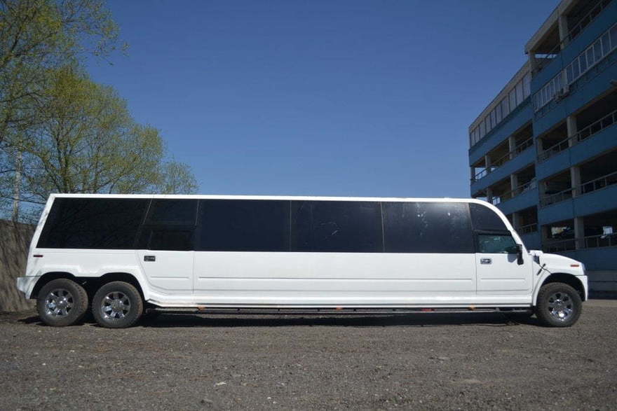 Двух ярусный лимузин Хаммер до 28 чел. от ЛимоФаворит 3