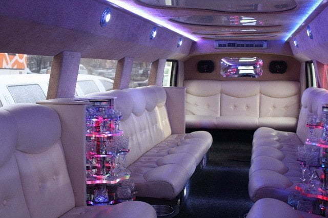 Хаммер со светлым салоном до 25 чел. от ЛимоФаворит 6