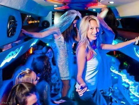 Золотой лимузин Хаммер в полный рост до 28 чел. от ЛимоФаворит 3