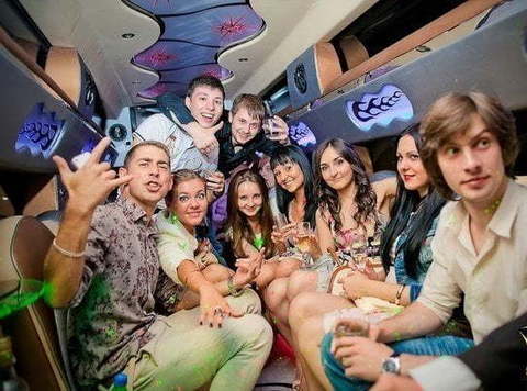 Золотой лимузин Хаммер в полный рост до 28 чел. от ЛимоФаворит 6