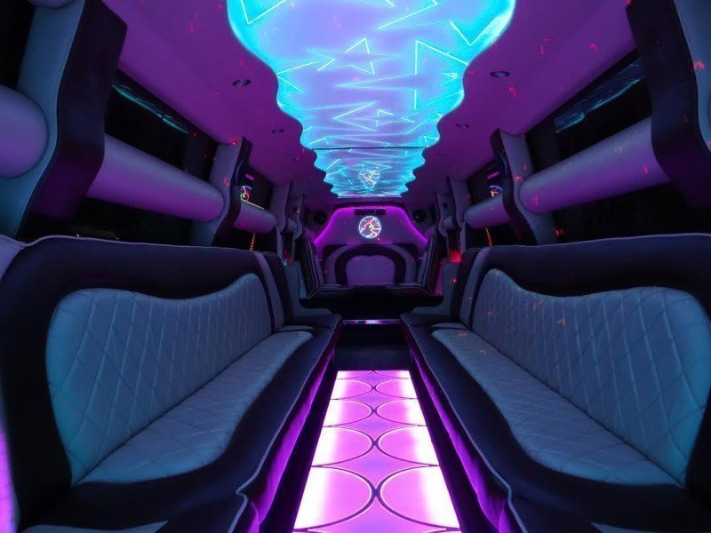 Лимузин с приподнятой крышей Хаммер до 28 чел. от ЛимоФаворит 3