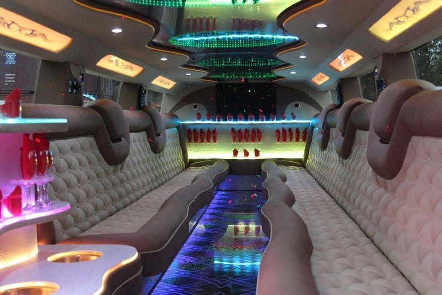 Черный лимузин Хаммер  до 25 чел. от ЛимоФаворит 2