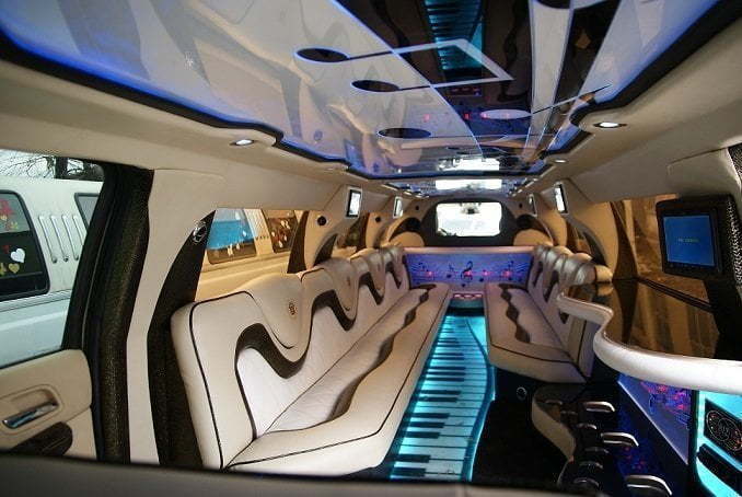 Лимузин Кадиллак Эскалэйд до 25 чел. от ЛимоФаворит 2