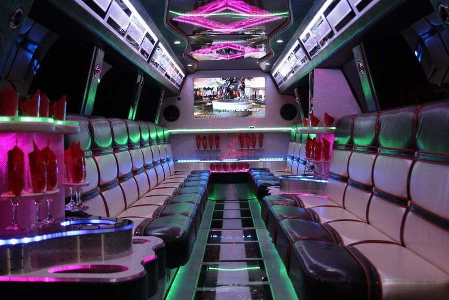 Лимузин Кадиллак Эскалэйд до 25 чел. от ЛимоФаворит 2