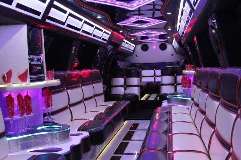 Лимузин Кадиллак Эскалэйд до 25 чел. от ЛимоФаворит 6