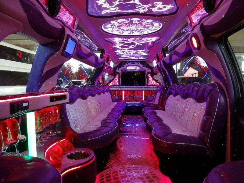 Высокий лимузин Кадиллак Эскалэйд до 30 чел. от ЛимоФаворит 2