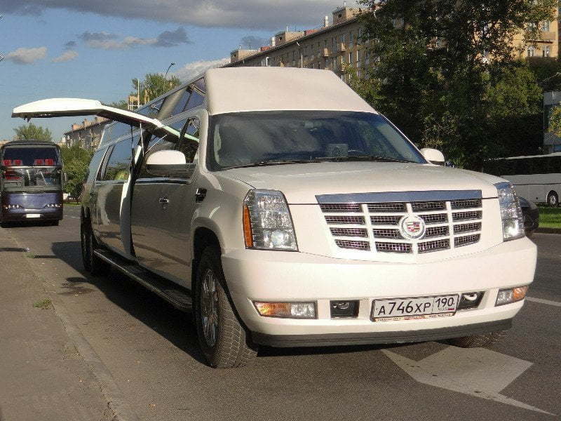 Высокий лимузин Кадиллак Эскалэйд до 30 чел. от ЛимоФаворит 4