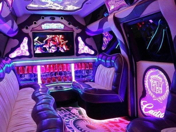 Высокий лимузин Кадиллак Эскалэйд до 30 чел. от ЛимоФаворит 6