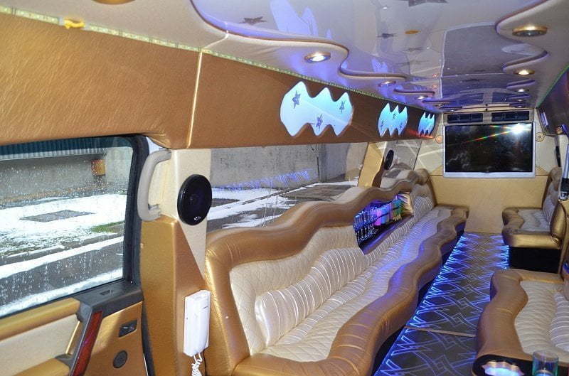 Лимузин Инфинити QX-56 до 28 чел. от ЛимоФаворит 8