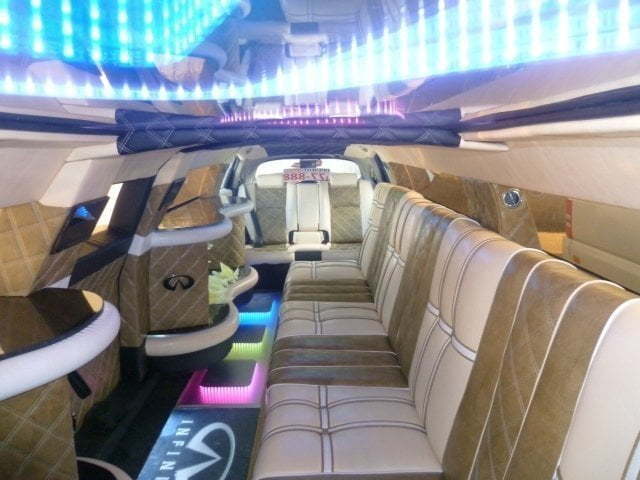 Лимузин Инфинити FX-35 до 14 чел. от ЛимоФаворит 2