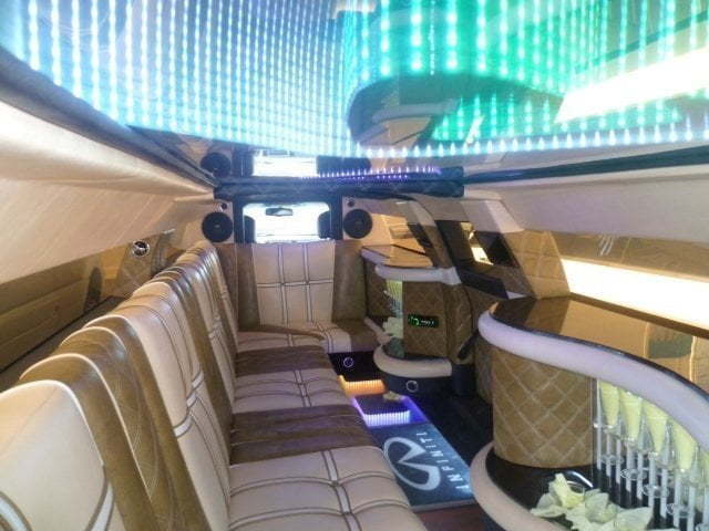 Лимузин Инфинити FX-35 до 14 чел. от ЛимоФаворит 4