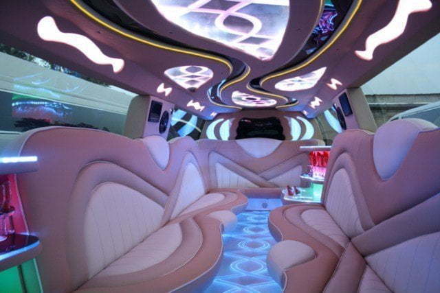 Лимузин Infiniti QX56 до 22 чел. от ЛимоФаворит 3