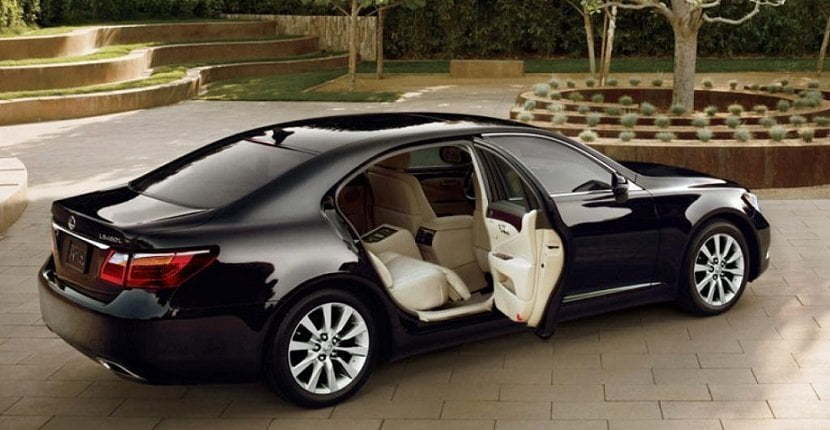 Lexus LS-460l до 4 чел. от ЛимоФаворит 3