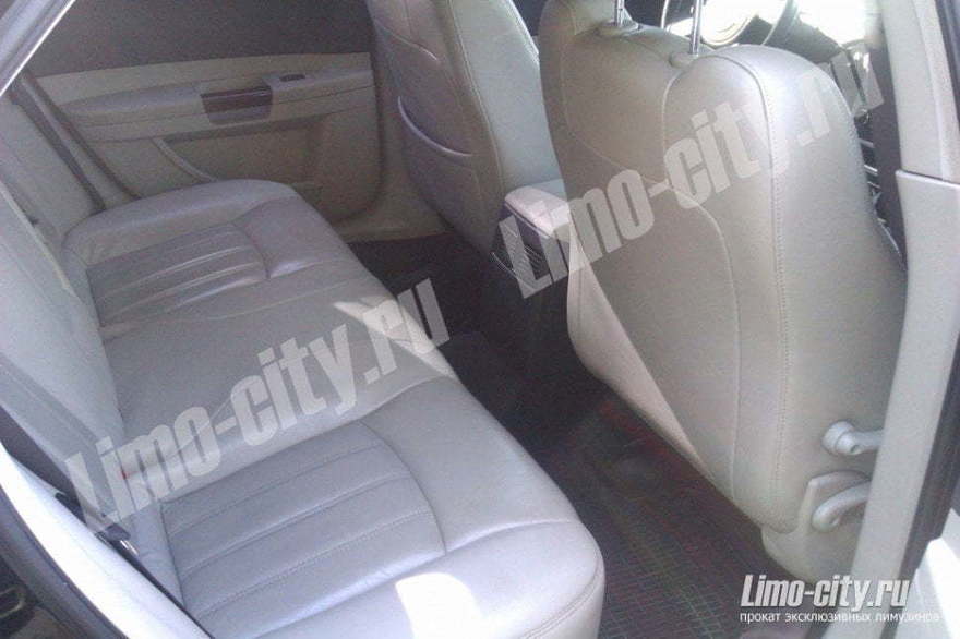 Крайслер 300С до 4 чел., 2011 г. от Limo City 2