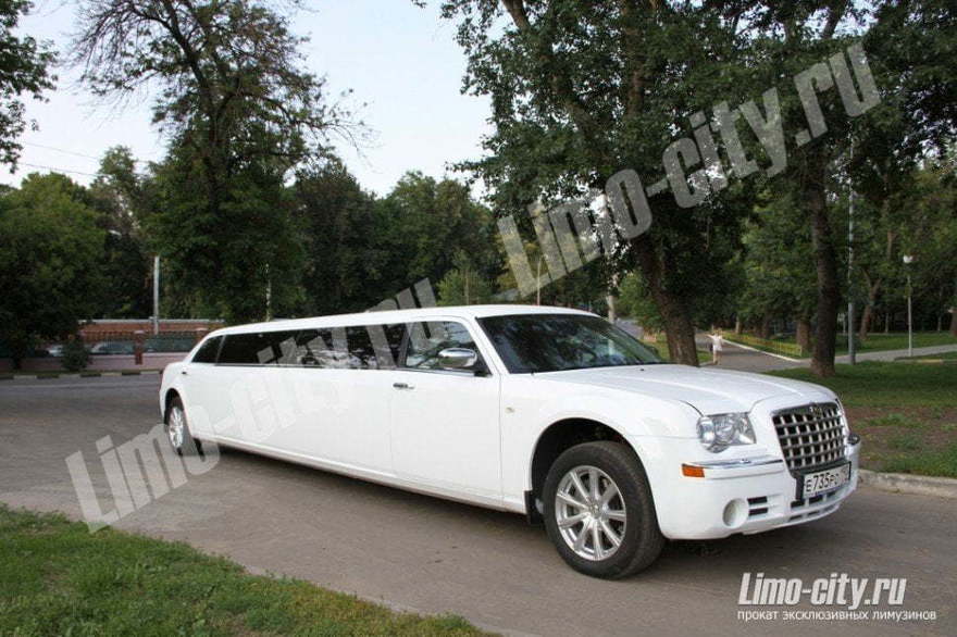 Крайслер 300 С до 11 чел., 2012 г. от Limo City 1