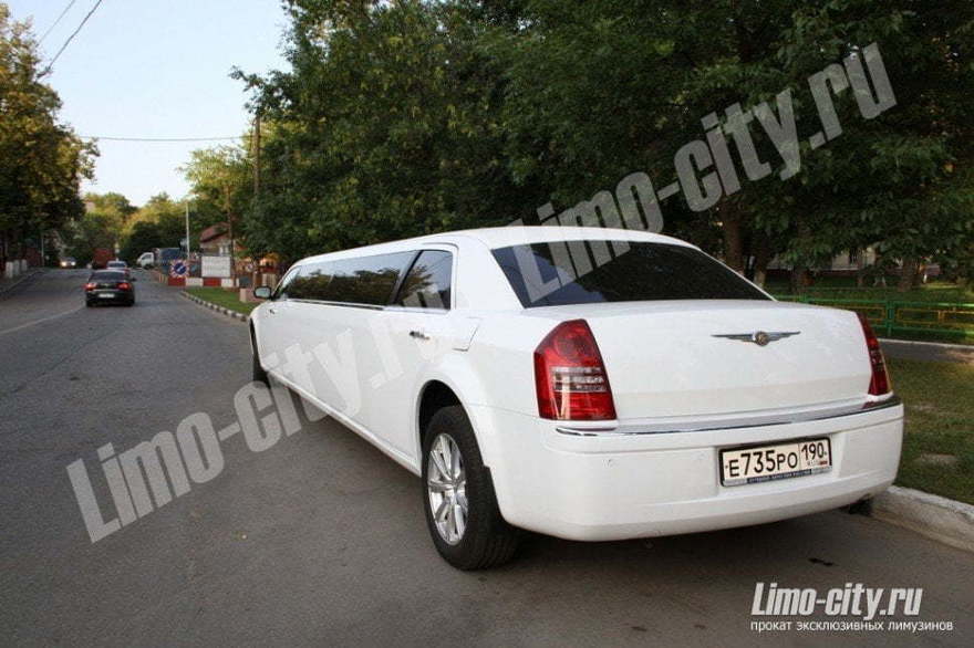Крайслер 300 С до 11 чел., 2012 г. от Limo City 3