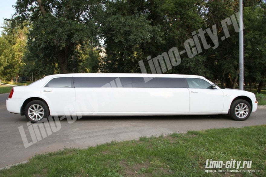 Крайслер 300 С до 11 чел., 2012 г. от Limo City 5