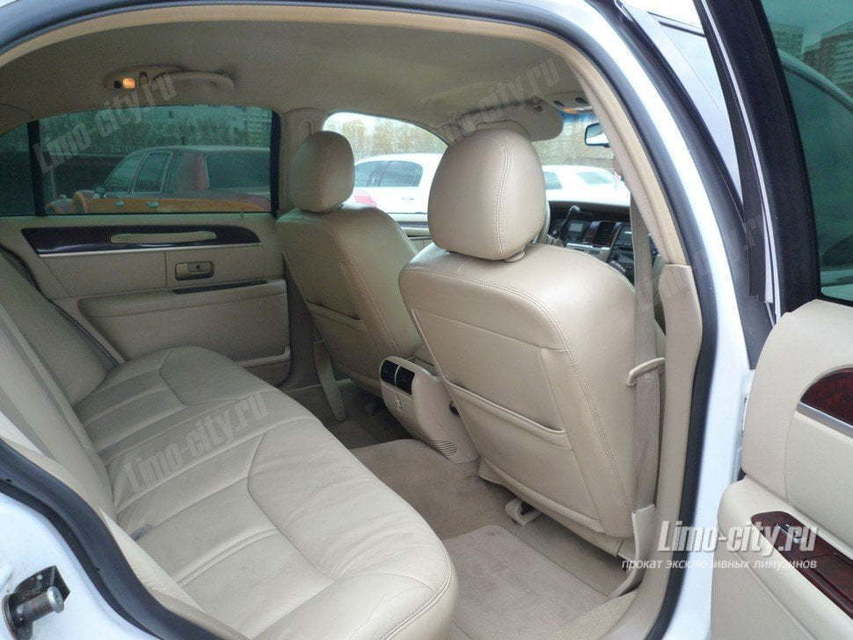 Линкольн Таун кар Эксклюзив до 4 чел., 2013 г. от Limo City 2